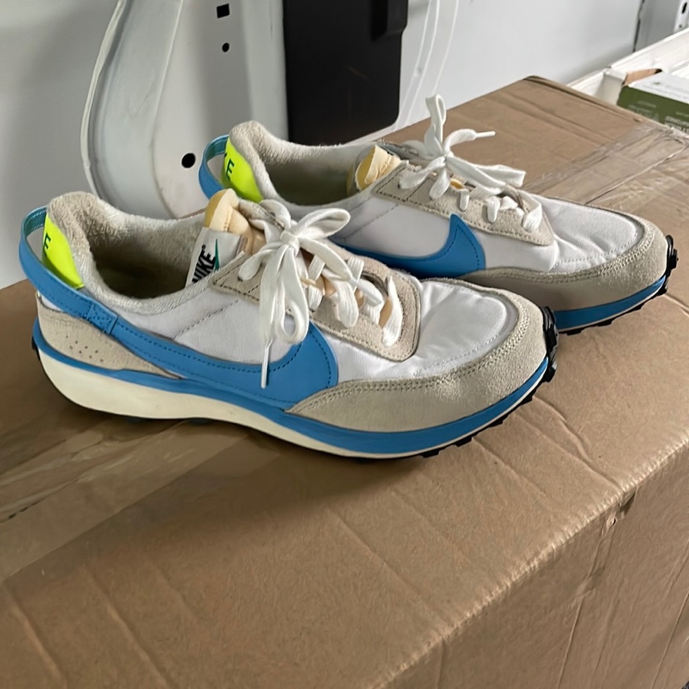 Nike Waffle Debut  White /UNIVERSITY Blue- MEN - SIZE 8 -DX2943-100